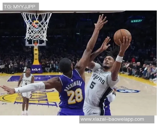 凯尔登强调团队合作的重要性热手球员将获得更多投篮机会