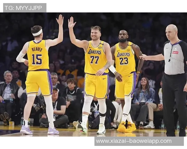 沃西分析东契奇与里夫斯的持球能力与影响力对比