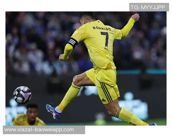 重庆C罗余望破门后模仿偶像C罗SIU庆祝引发球迷热议 重庆C罗余望破门后模仿偶像C罗SIU庆祝引发球迷热议